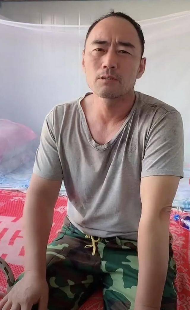 旭日阳刚王旭现状凄惨!住工地搬砖都没人要