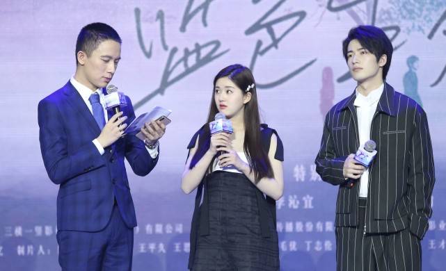 赵露思|原创四位主演火了三个，男主角却还是小透明，海报也太欺负人了吧？