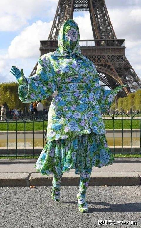 来源|不会打鸣的脱衣舞娘不是好Rapper!卡老师的入党申请书我们已经收到了,Skrr~