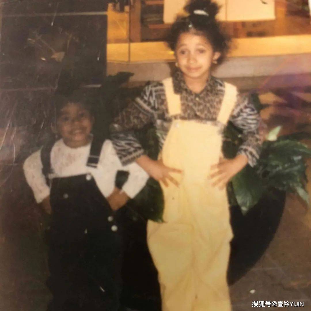 来源|不会打鸣的脱衣舞娘不是好Rapper!卡老师的入党申请书我们已经收到了,Skrr~