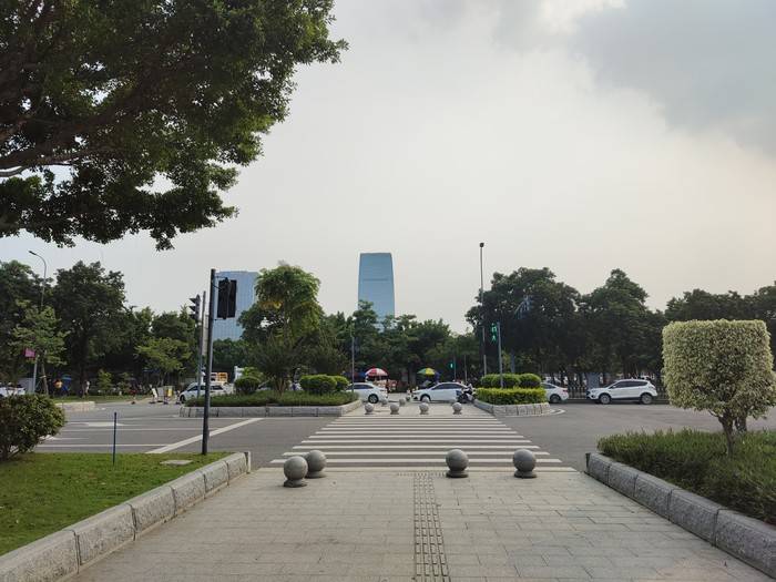 测评盘点|iQOO 5 Pro评测：手机里的赛车，出道直达巅峰！