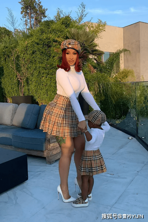 来源|不会打鸣的脱衣舞娘不是好Rapper!卡老师的入党申请书我们已经收到了,Skrr~