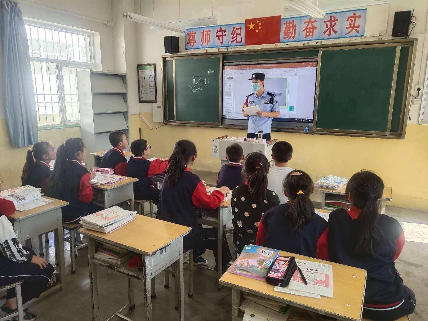 安全教育内容大全铁路 546bdaf55ffb41019f6196b9fefaeb28.jpeg