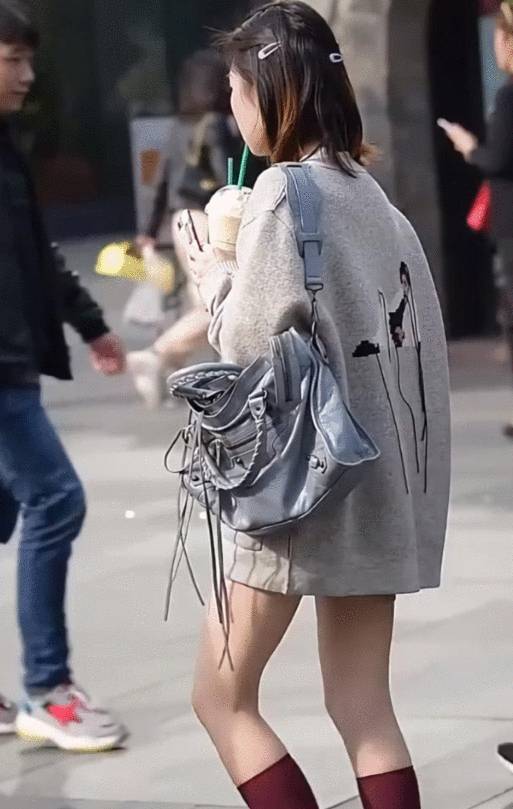 打底袜怎么穿搭 69a1c87c00744623a41382f9e91ada4f.jpeg