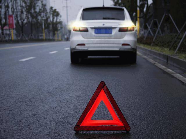 双闪灯叫啥灯 810865a45452471fa94b1acc2f149bcf.jpeg