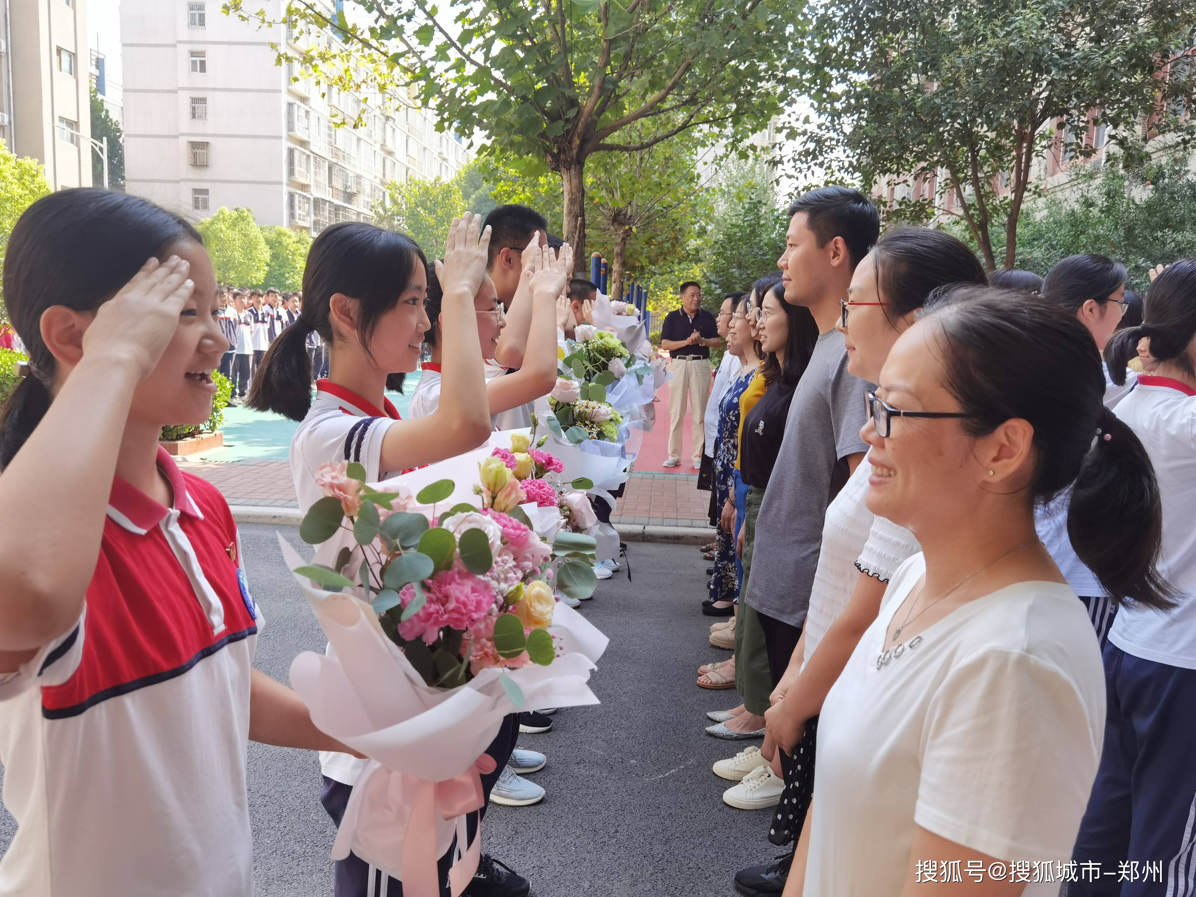 尊师重教 郑州市金水区新奇中学举行教师节庆祝活动