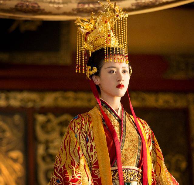 造型|《琉璃》袁冰妍十世造型，褚璇玑最仙，战神最飒，女帝最惊艳