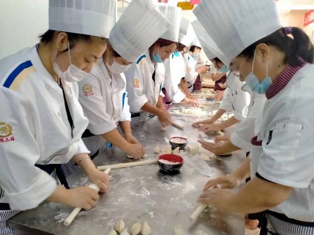 消息资讯|面点手艺学会了，快递小哥要创业