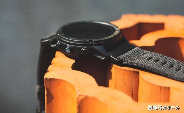 Garmin|佳明Garmin太阳能战术腕表开箱，军迷爱好者不容错过