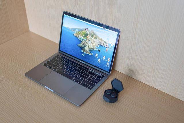 AirPods|「老罗推荐」时尚与科技完美结合，降噪完胜索尼WF-1000XM3