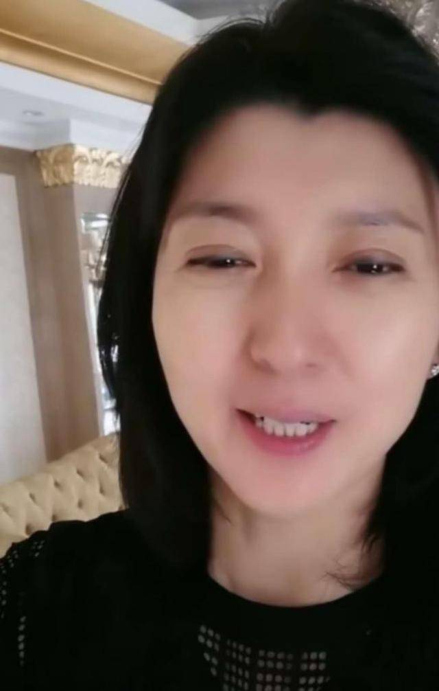 原创闫学晶曝儿子要自立门户直播语气显辛酸婆媳也疑似闹不和