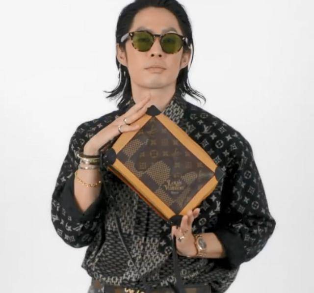 吴亦凡|众男星集体为奢侈品宣传，吴亦凡潮男范十足，朱一龙却被嘲像奶奶