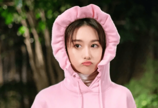 张馨予|张馨予呼吁对女演员胖瘦宽容被怼，霍汶希一番话也啪啪打了她的脸