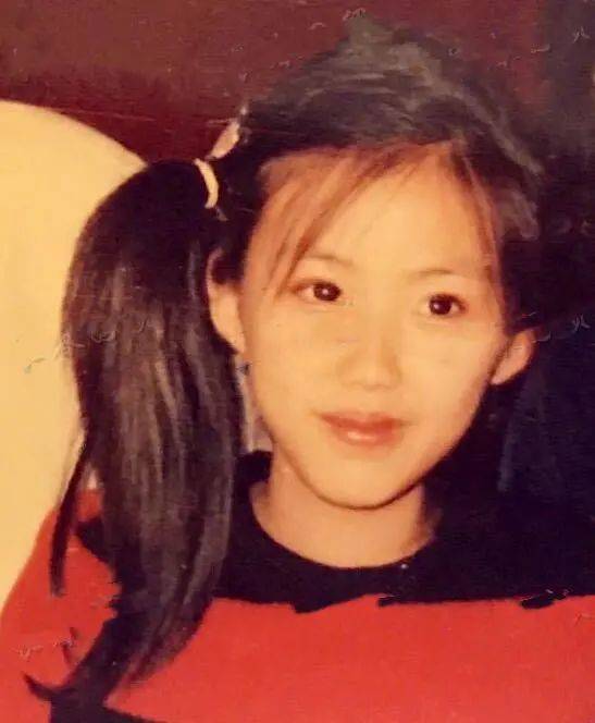 田朴珺童年照曝光,清纯甜美,有没有整容一目了然!