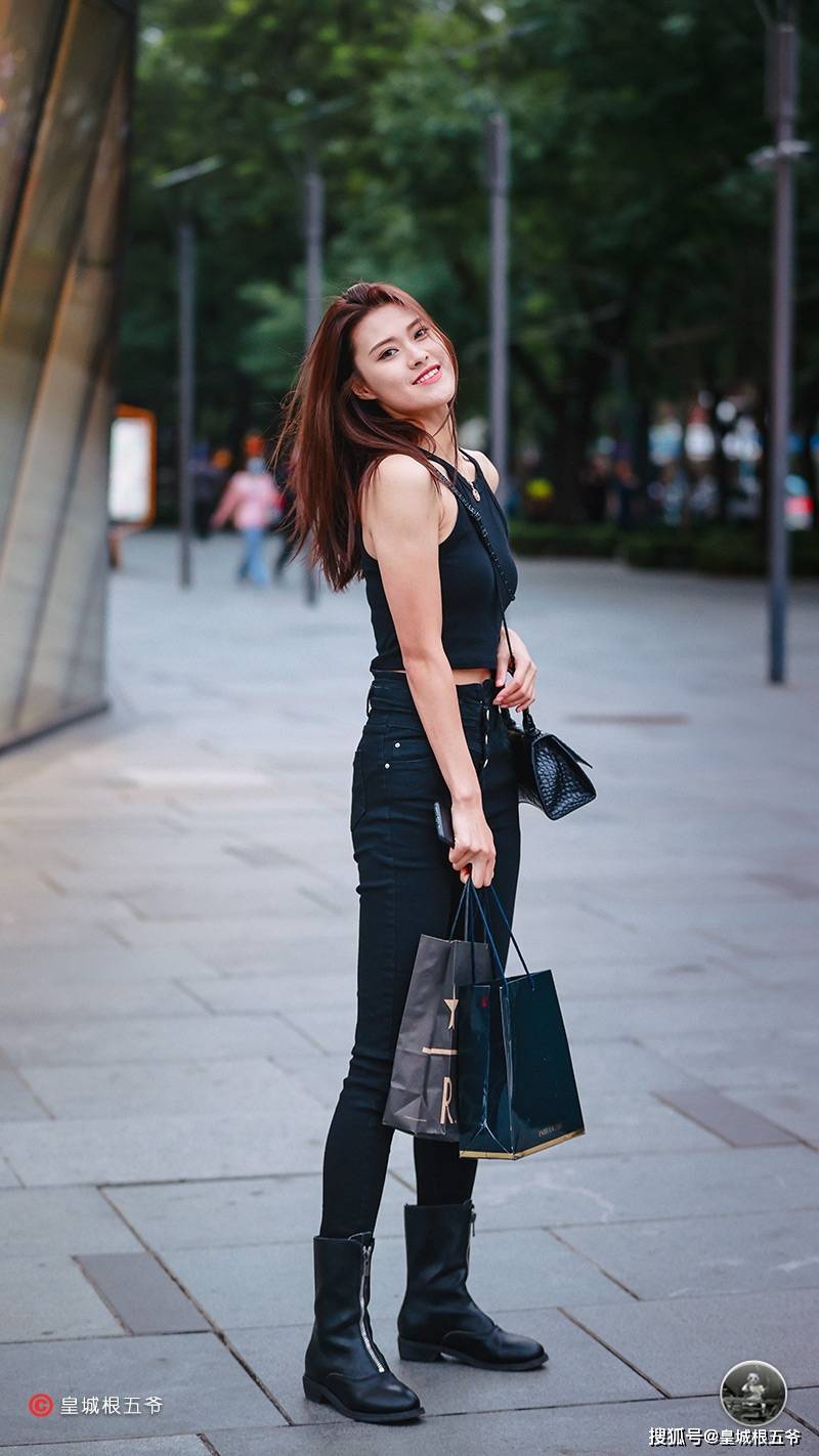 时尚的真正含义 244cdec39acc4a1484e7d140526e034e.jpeg