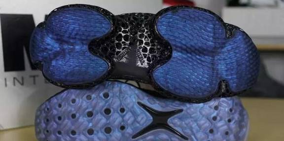 爆炸|国货逆天球鞋，脚感爆炸，送衣服还联名，发售价竟低于一千