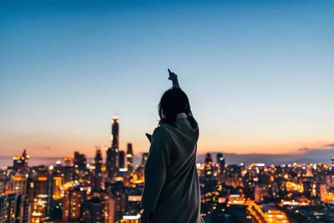 一生|缀学辞退，转战淘宝卖开网店，美剧女孩一战成名！