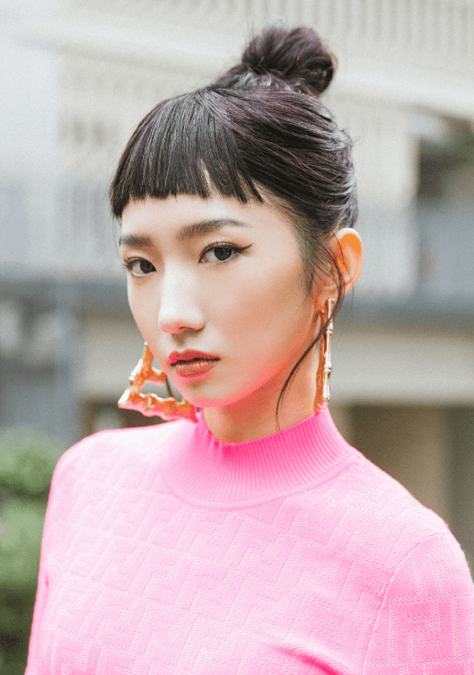 潮标|孟美岐新造型“丑”到难以置信？刘海是败笔，却被人说是时尚潮标