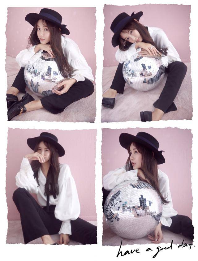 卖萌|张子萱石榴树下拍写真，嘟嘴卖萌凹造型，青春靓丽如花季少女