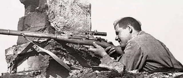 狙击手排行_排名第一的狙击手,狙杀542人,“被打掉半边脑袋”仍活了近百岁