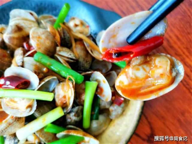 蛤蜊|你见过吗？大家说说，一盘卖18块钱值不值媳妇是这样炒花蛤的