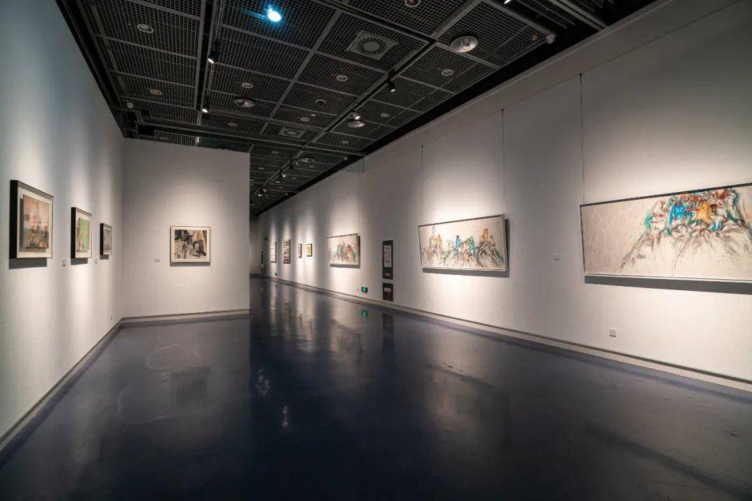 展览现场河南省美术馆副馆长郭黎莅自由艺术家陈永生许昌市美术家协会