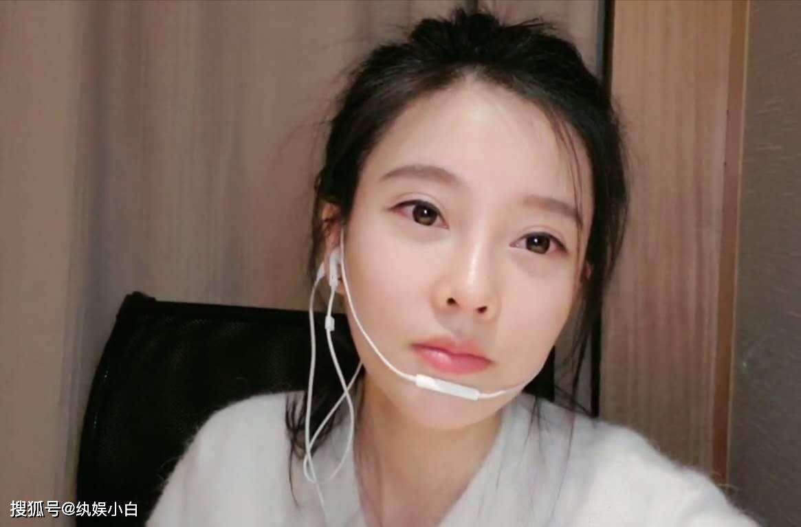 冯提莫素颜出镜怎么样?完全像是变了一个人,这样的她还爱吗?