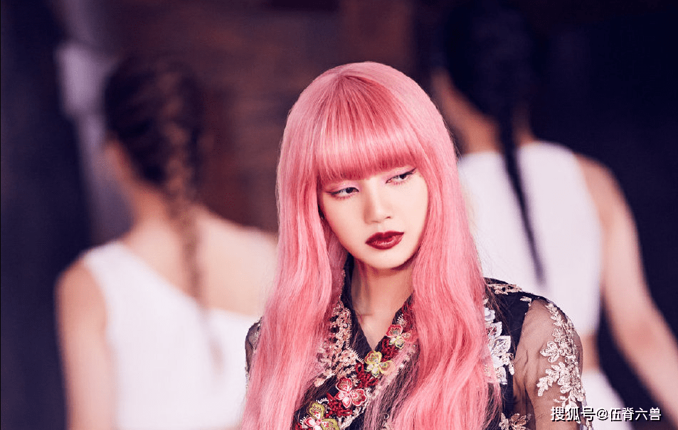 剪刀|BLACKPINK的“时尚经”:长裤变上衣,用剪刀爆改各种奢侈品t