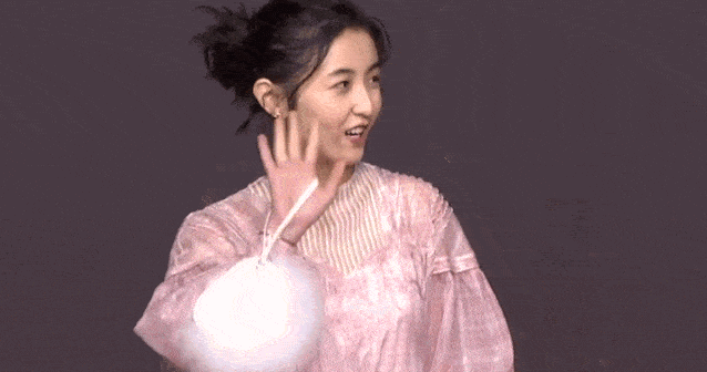 张子枫|曾被关晓彤秒成渣，如今“整容式”长大，削掉斜方肌后美翻