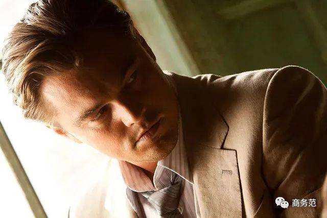 西装|诺兰拍的男人为啥那么帅？穿西装、梳油头、开兰博基尼…