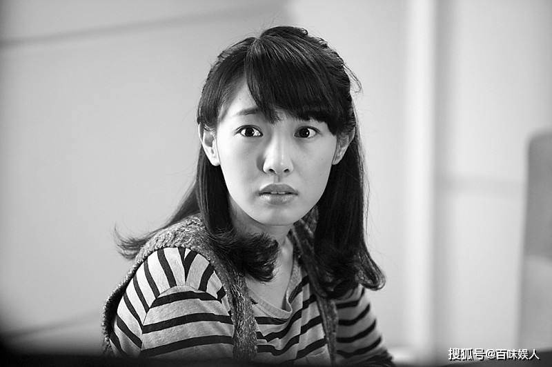 陈羽凡约会小女友露啤酒肚 活成了幸福的路人