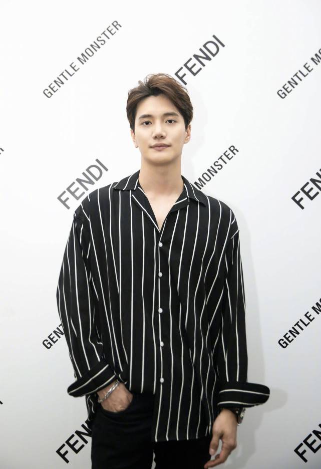 祝福|原创公布恋情时让人大跌眼镜，现收获祝福，不结婚很难收场