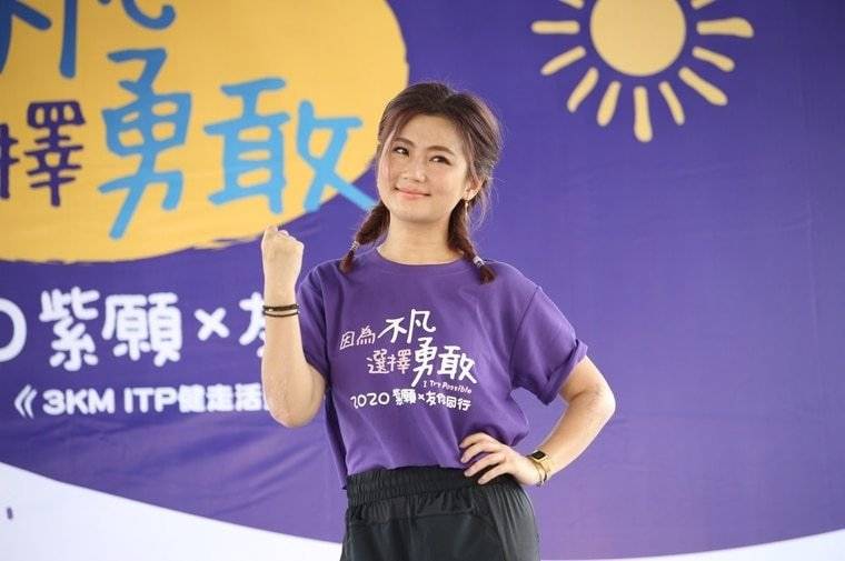 想法|原创Selina自曝有先立遗嘱想法,起初想留给爱犬,后来觉得给妹妹合适