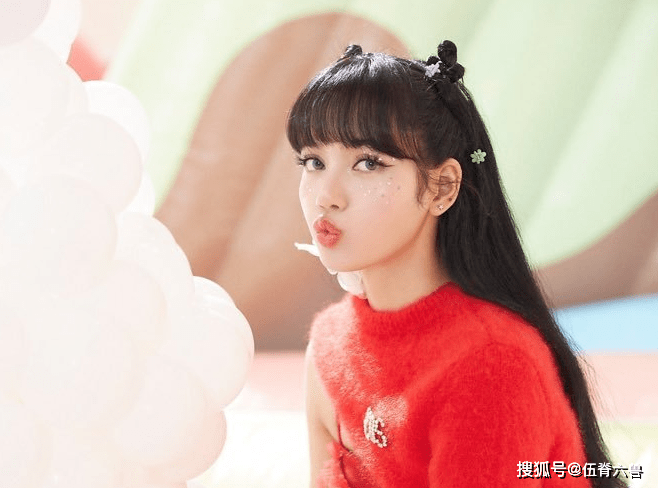 剪刀|BLACKPINK的“时尚经”:长裤变上衣,用剪刀爆改各种奢侈品t