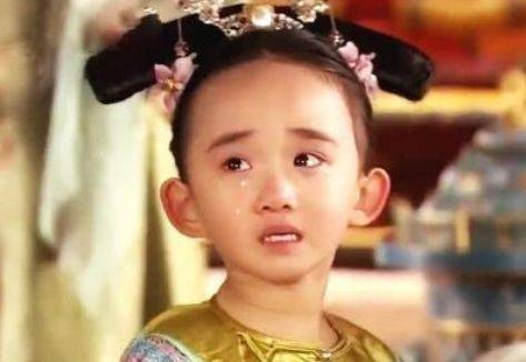被子|为什么被子上要洒菊花？原因华妃一辈子都不知道甄嬛生双生子时