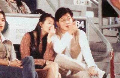 观点评论|原创昔日影后张曼玉，梁朝伟的“白月光”：9段情史后让她看破红尘？