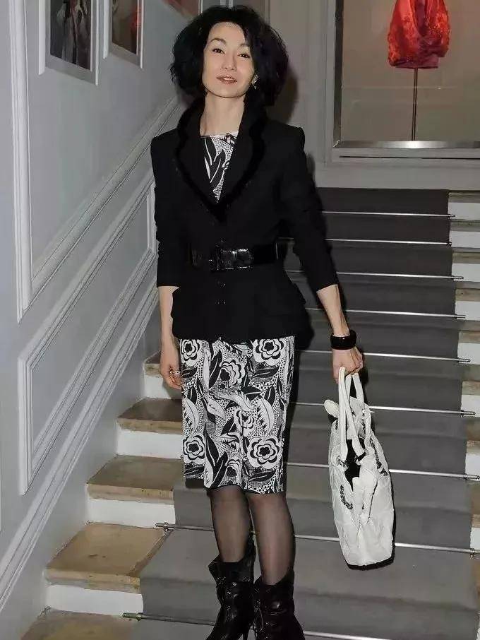 婚姻|张曼玉居然56岁了？谁说没有婚姻就孤零凄凉、不能追求自我？