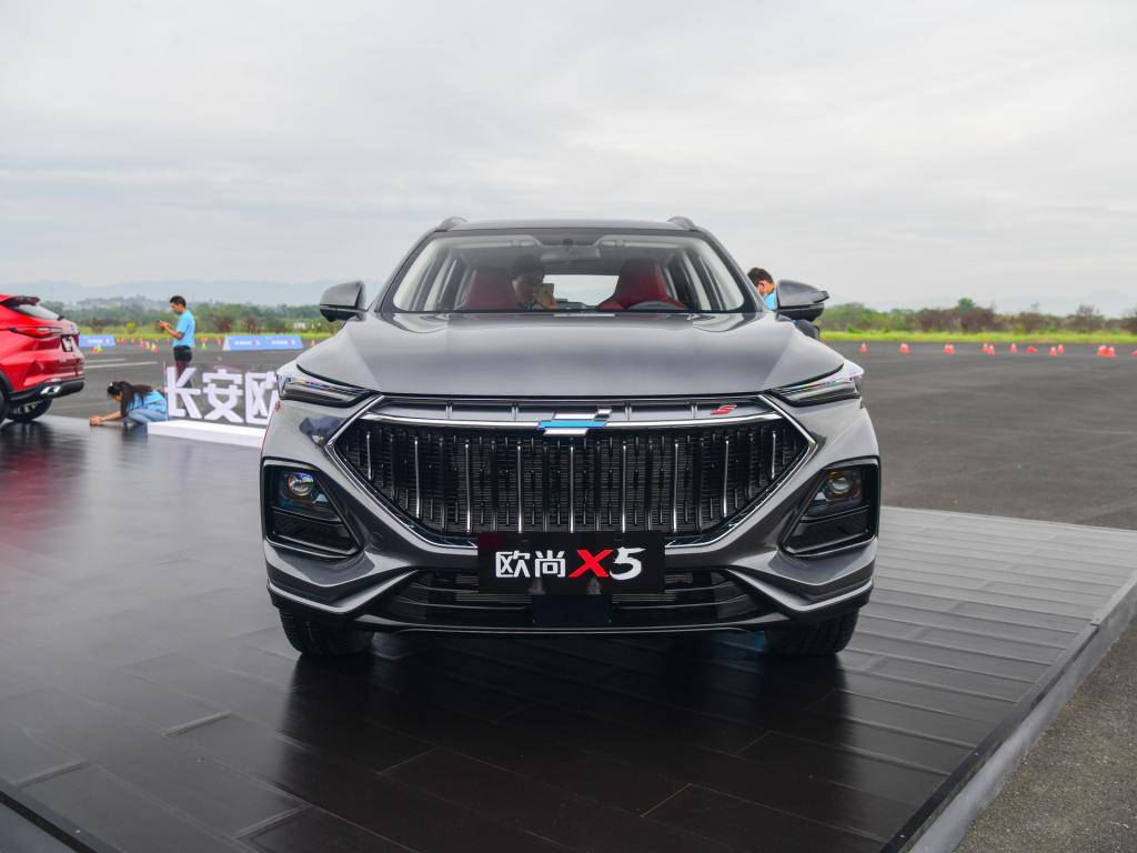 再来一台爆款实拍长安欧尚x515t