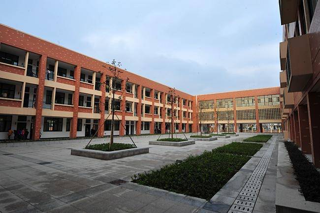 成都职高学校排名_成都中和职高学校图片(3)