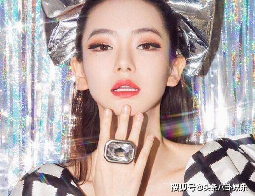 戒指|明星戴的奇怪戒指，王俊凯杨幂能接受，看到吴磊：有点担心你！