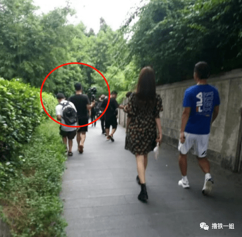 姐妹|金晨居然和张继科在一起了？？路人视角下她的真实腿型原来这么可怕……