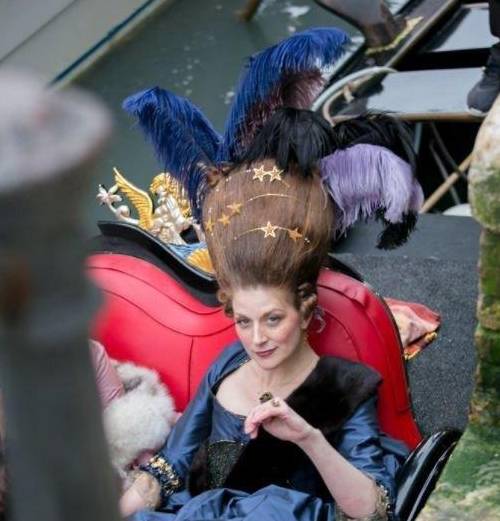 世纪|她亲手制作出十八九世纪复古裙,穿越时空的美感棒呆