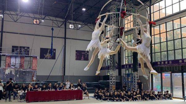 双方|余家杂技丨热烈欢迎江西省杂技团有限责任公司刘晓虹书记一行莅临参观指导