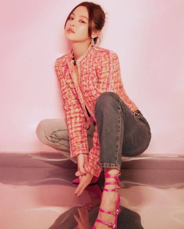 网络|辛芷蕾“M字蹲”走红网络！正面看无丝毫赘肉，体重超90就别试了