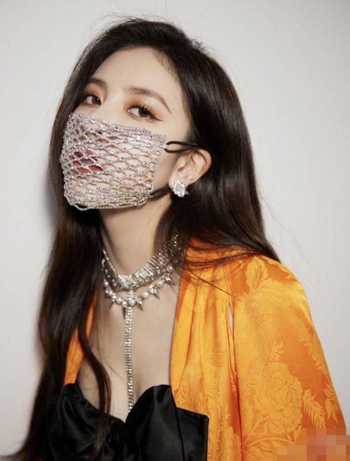 口罩|宋妍霏也太美了，钻石口罩尽显魅力，难怪张一山也曾那么痴迷！