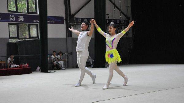 双方|余家杂技丨热烈欢迎江西省杂技团有限责任公司刘晓虹书记一行莅临参观指导