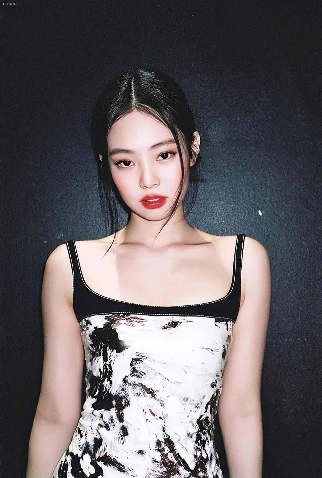 lisa|芭比鼻祖碾压lisa，坐拥全球4000万粉丝顶级网红，脸居然是假的？！