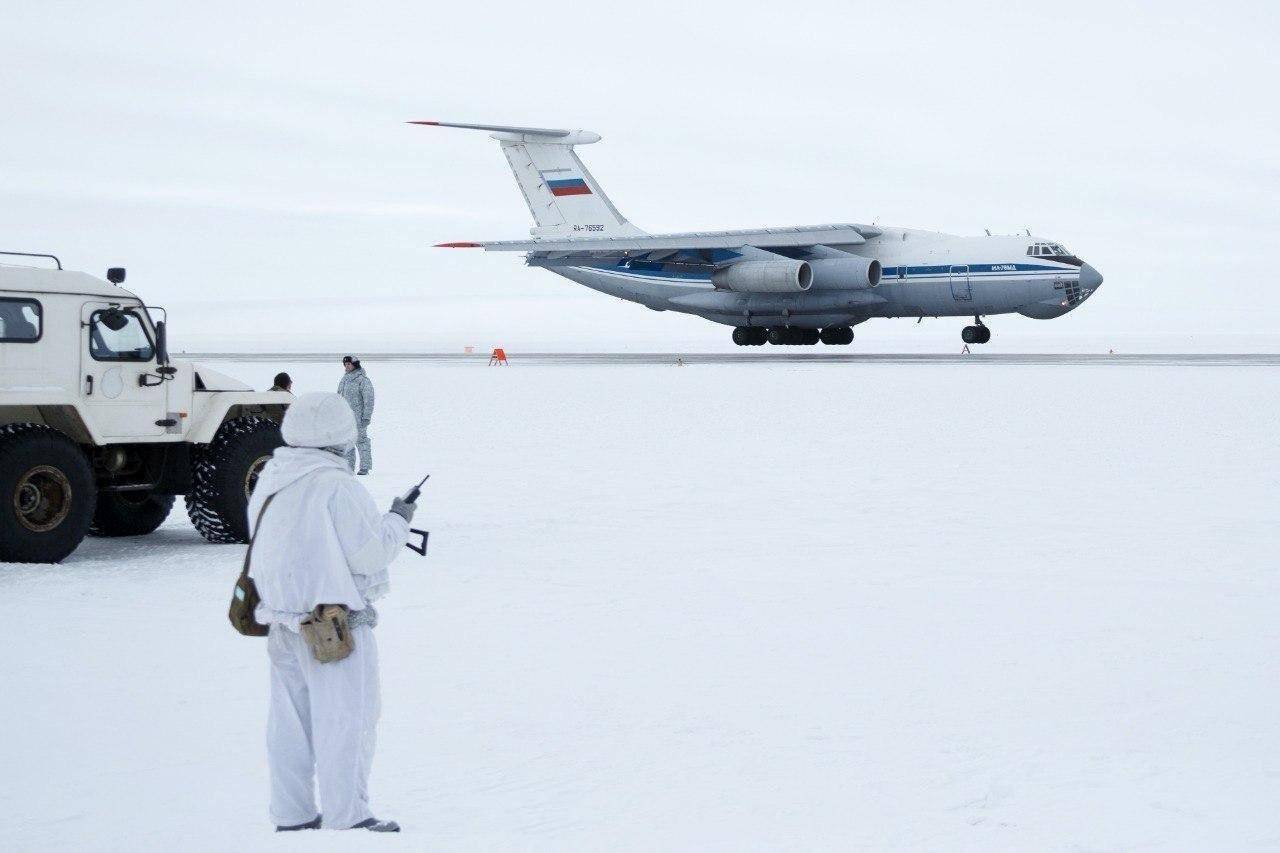 俄罗斯在北极举行大规模军演，离阿拉斯加不到