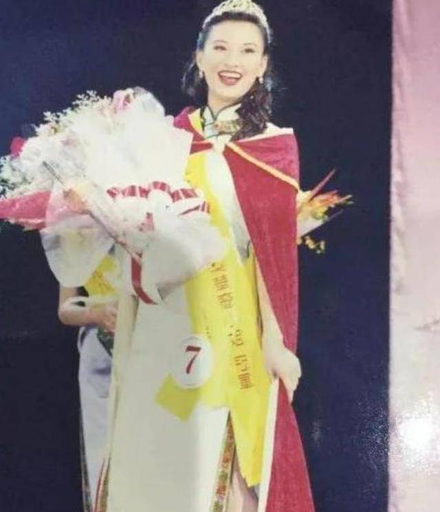 黄海波前女友，败光父母80万，被曝隐婚生子，曾