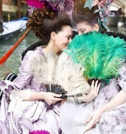 世纪|她亲手制作出十八九世纪复古裙,穿越时空的美感棒呆